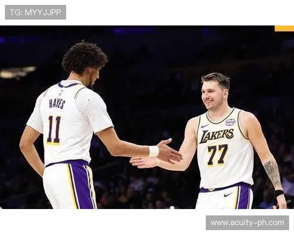 狄龙33分助太阳终结湖人七连胜布克伤退东契奇38加11领衔场 狄龙33分助太阳终结湖人七连胜布克伤退东契奇38加11领衔场